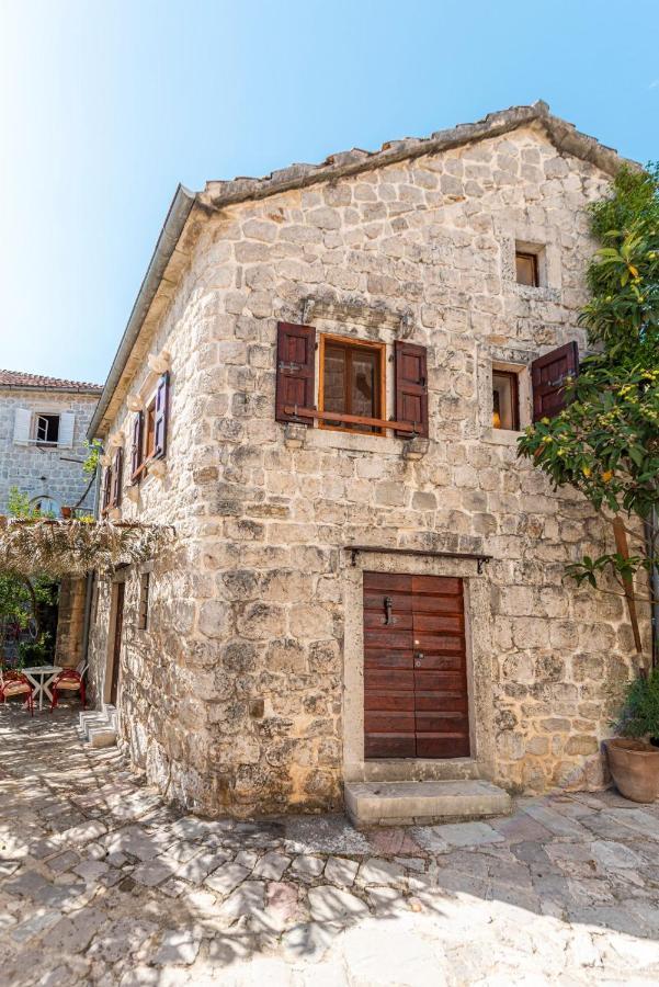 Charming Bohemian House In Perast Villa Exteriör bild