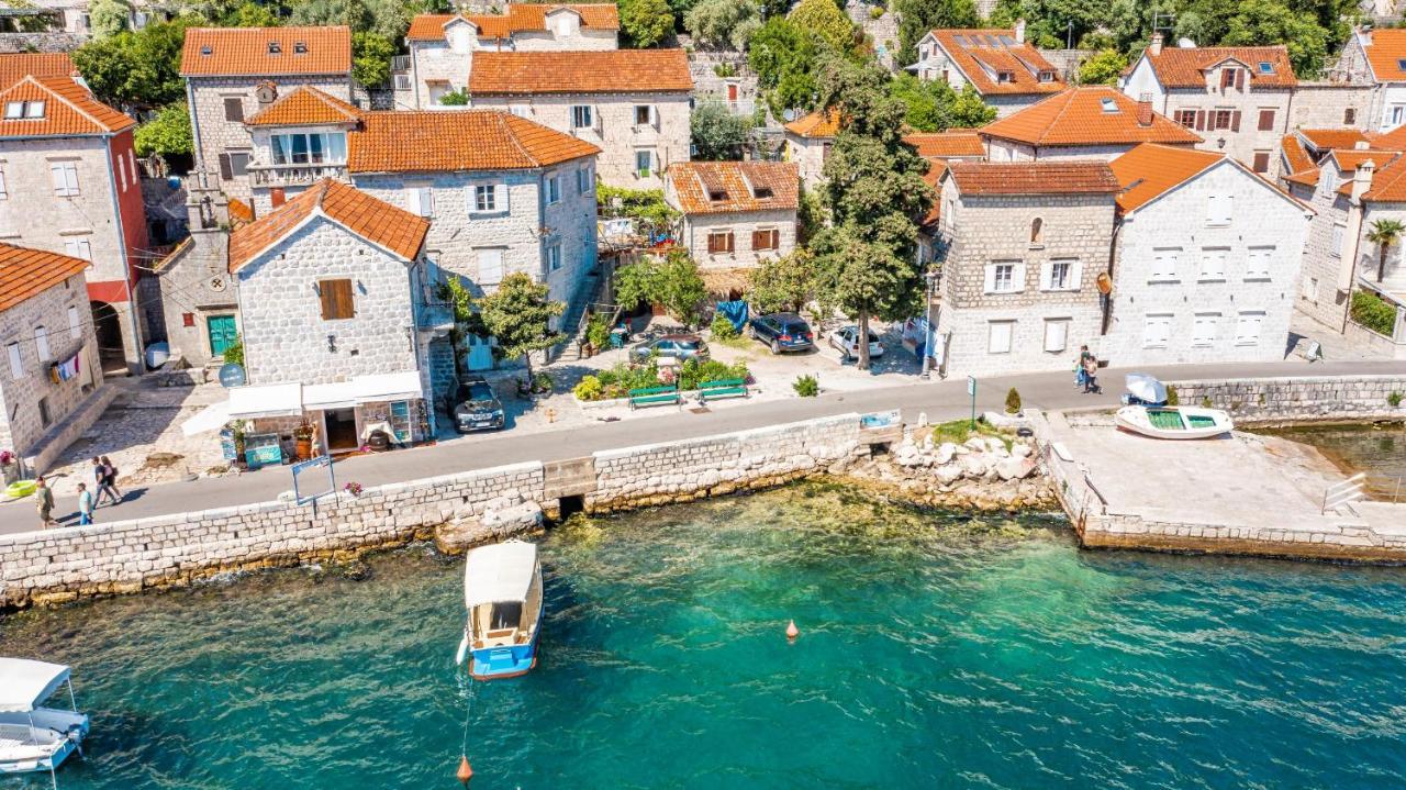 Charming Bohemian House In Perast Villa Exteriör bild
