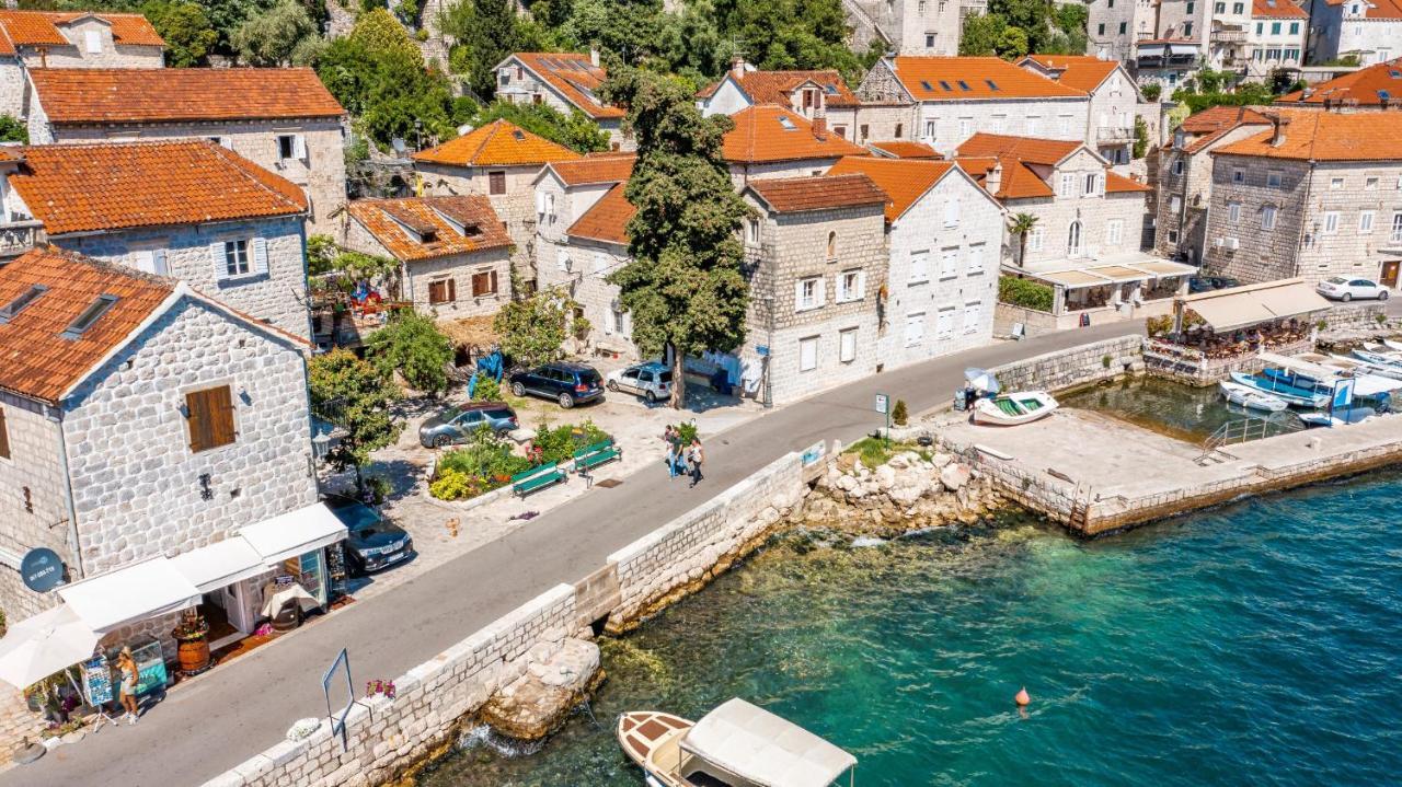 Charming Bohemian House In Perast Villa Exteriör bild